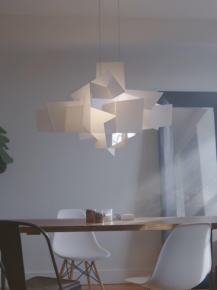 Dynamic Geometric Web Pendant Light