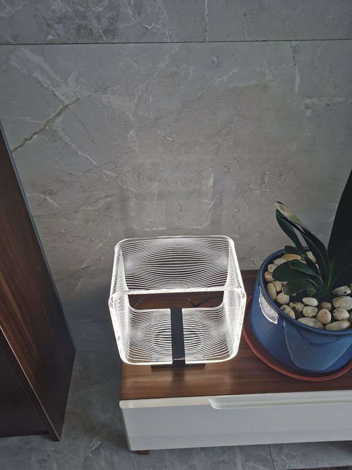Geometric Wire Cube LED Table Lamp