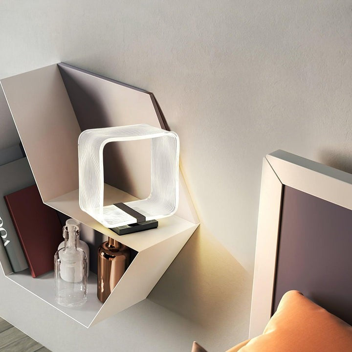 Geometric Wire Cube LED Table Lamp
