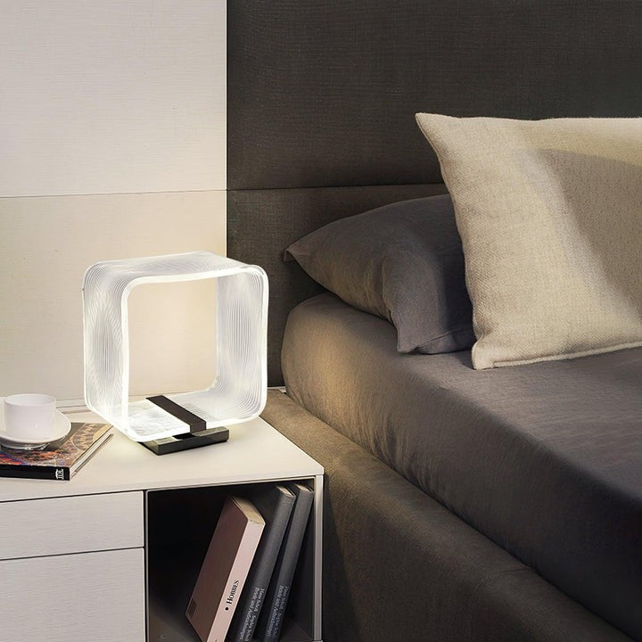 Geometric Wire Cube LED Table Lamp