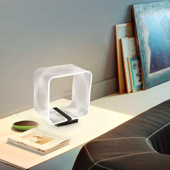 Geometric Wire Cube LED Table Lamp