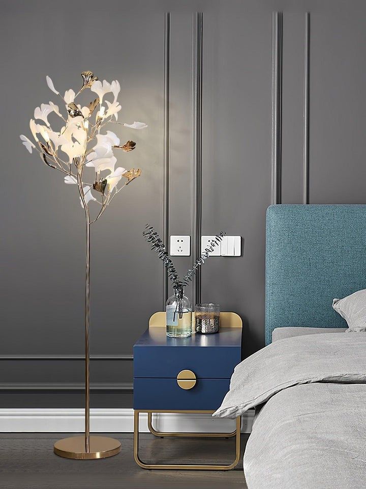 Nature-Inspired Ginkgo Leaf Floor Lamp – Ambient Lighting