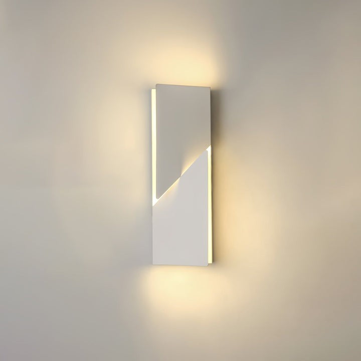 Rechargeable LED Aluminum Wall Sconce in Matte White