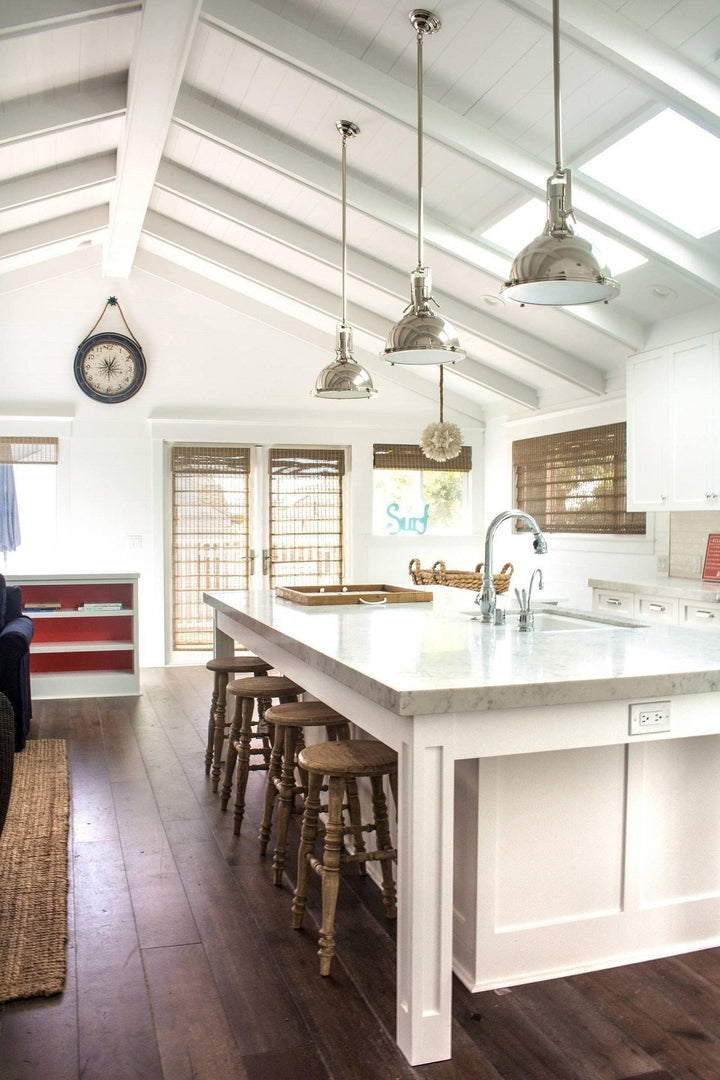 Rustic Country-Style Industrial Metal Pendant Light