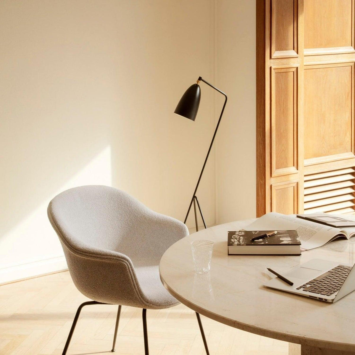 Lean Floor Lamp
