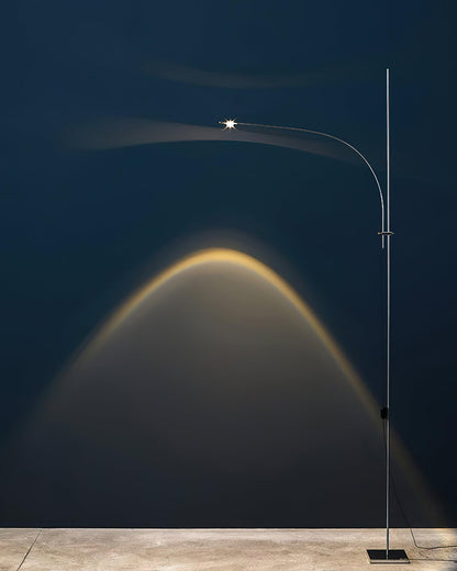 Metal Body Graceful Floor Lamp