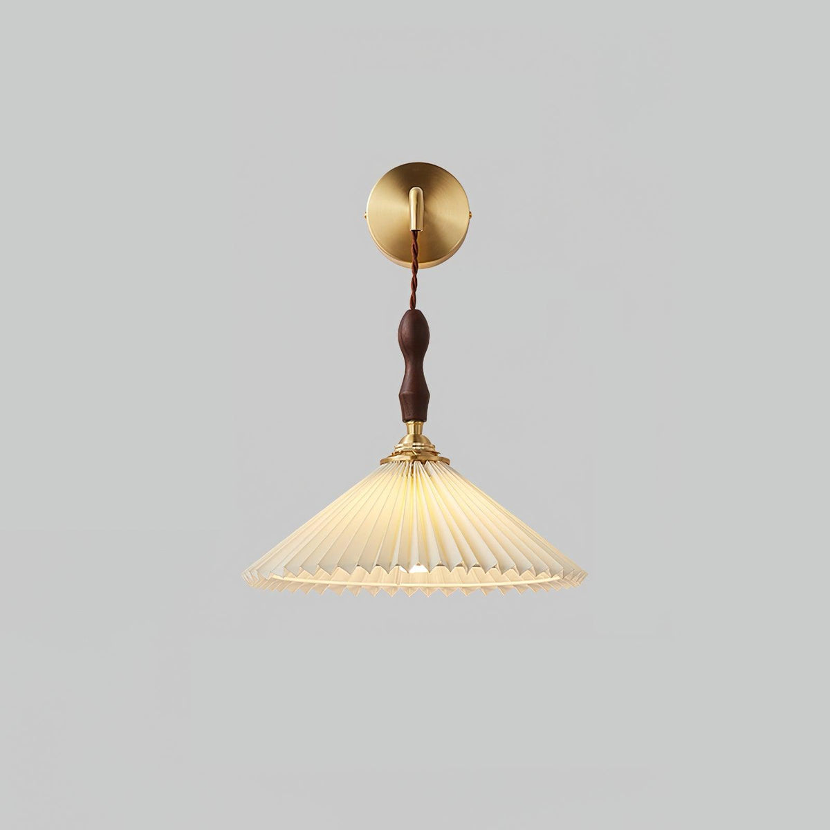 Pleated Wooden Wall Lamp