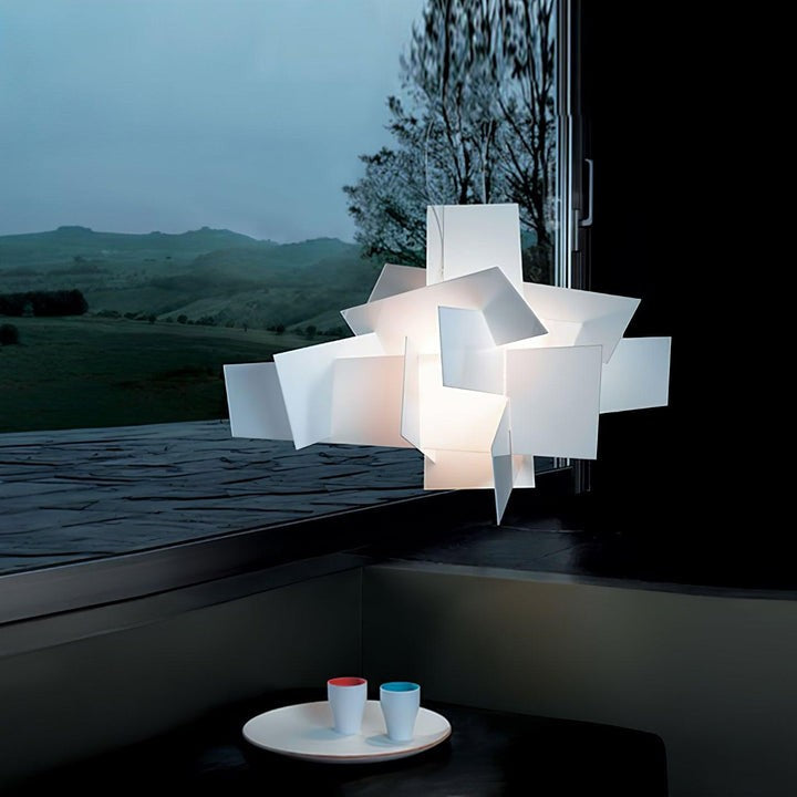 Dynamic Geometric Web Pendant Light