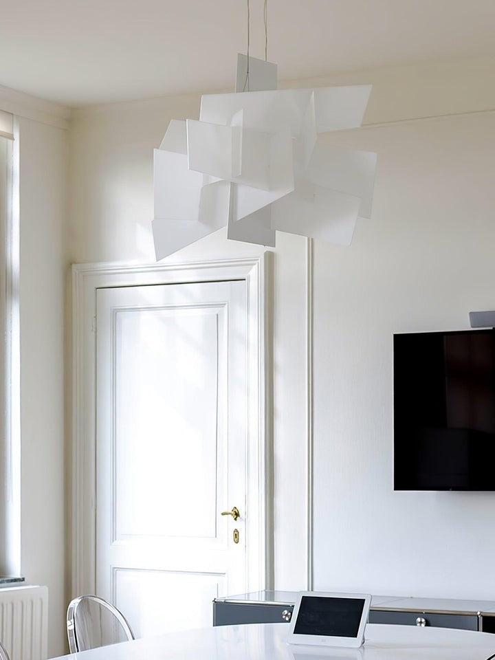 Dynamic Geometric Web Pendant Light