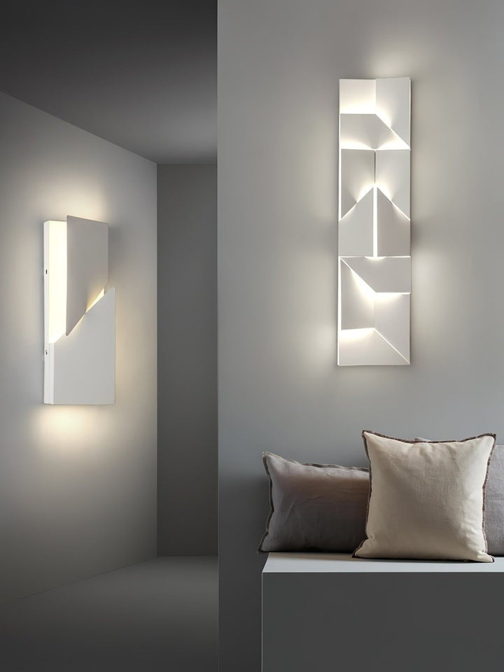 Rechargeable LED Aluminum Wall Sconce in Matte White