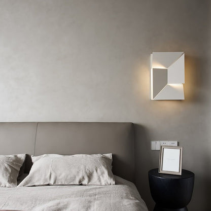 Rechargeable LED Aluminum Wall Sconce in Matte White