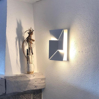 Rechargeable LED Aluminum Wall Sconce in Matte White
