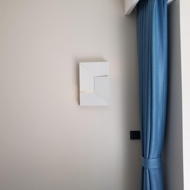 Rechargeable LED Aluminum Wall Sconce in Matte White